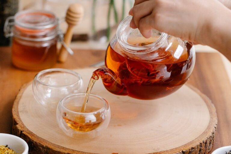 10 Tasteful Gifts for Tea Lovers
